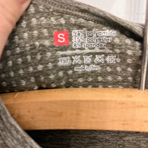 Gymshark small green crop top - Picture 3 of 4